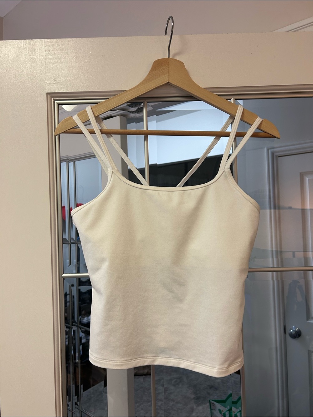 Under Armour White Double-Strap Camisole Tank with shelf bra- never worn
